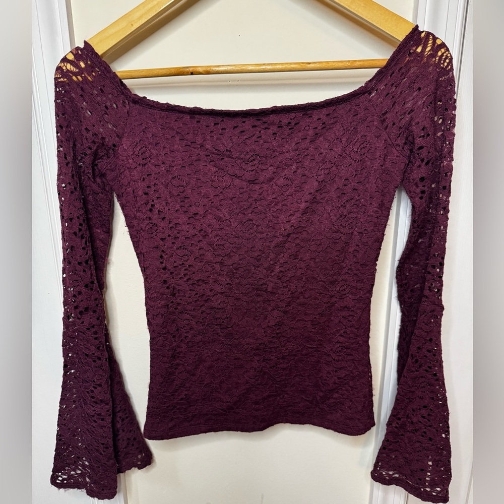 Hollister Lace Off-Shoulder Top - bell sleeve burgandy top - Picture 3 of 3